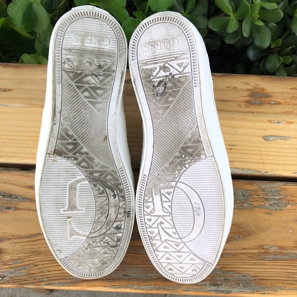 Guess Women's Gilda Atheltic Sneakers size 10 M WGMYSIDE-M White Casual Low Top - Picture 8 of 10